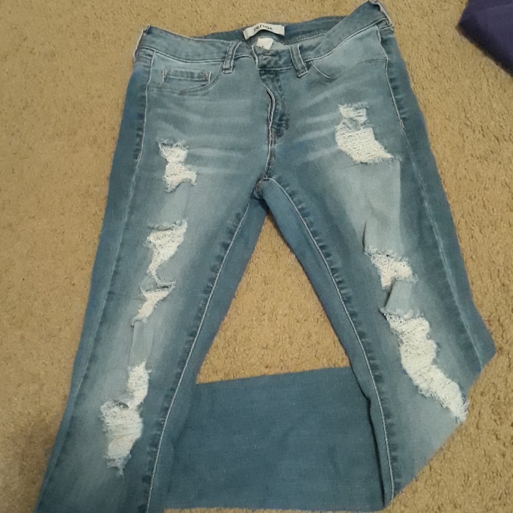 Destoryed Skinny jeans